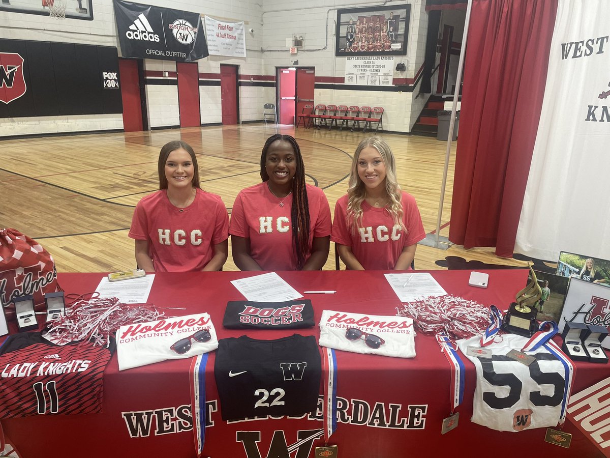 WestLauderdale1's tweet photo. Congratulations to Kristen Phillips, Bailee Fairley, and Kaylee Harrison! These three ladies all signed to continue their soccer and educational careers at Holmes Community College! We are very proud of you Kristen, Bailee, and Kaylee! #uKnighted https://t.co/XViMOfPPNJ