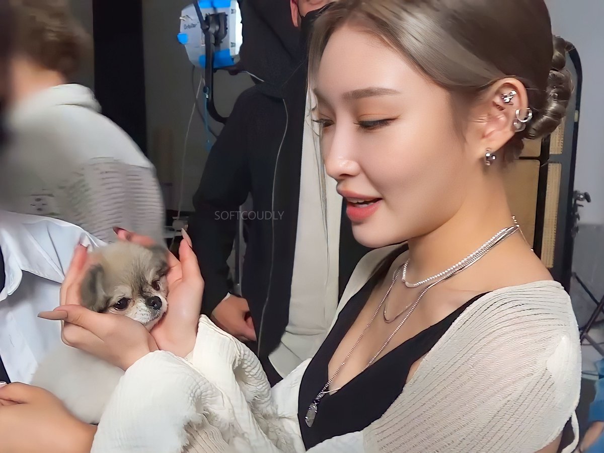 softcoudly's tweet photo. Lovely 🌸
#CHUNGHA #kimchungha
@CHUNGHA_MNHent https://t.co/PUPc3Vg6Ox