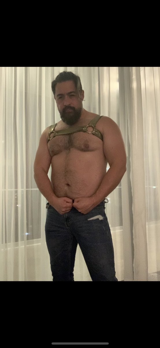 Oscafmx's tweet photo. Como que me falta algo 😈 https://t.co/FU4ResUV4B https://t.co/Pb0ztqmmr8