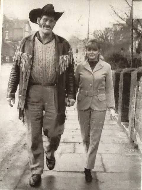 「有名な「馬場の母も馬場」後から出てきた時は普通の人になってた気がする。 」メキシカン忍者𓆏霧隠サブローの漫画