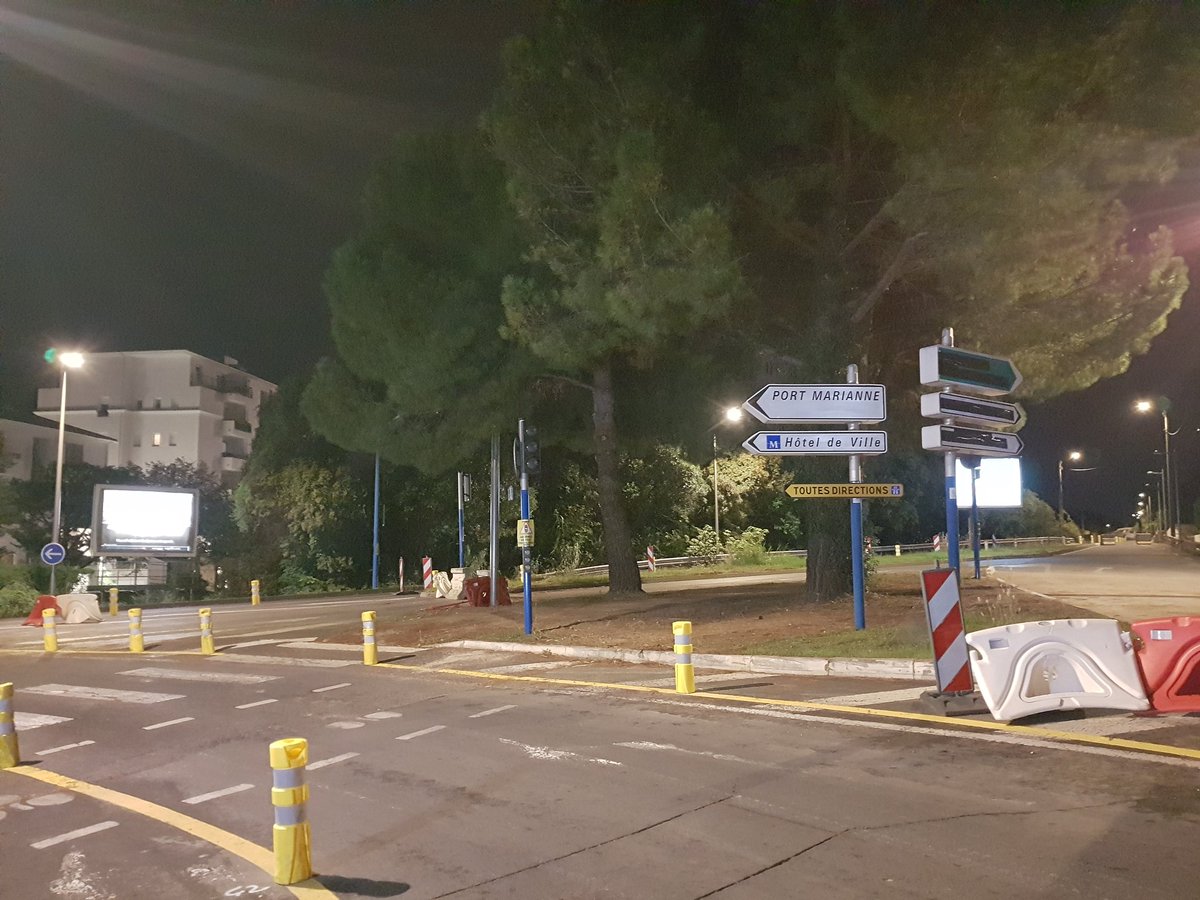 Perez_Ronan's tweet photo. 1h du mat à #Montpellier
Quartiers Port Marianne, Rives du Lez, Antigone
#sobriété ⚡ quand t'es pas là..
@greenpeacefr @AlecMontpellier @OFBiodiversite @MDelafosse @LaurentNison @Montpellier3m
Attention plusieurs photos.. thread
Page 1 https://t.co/tc2glLnACt