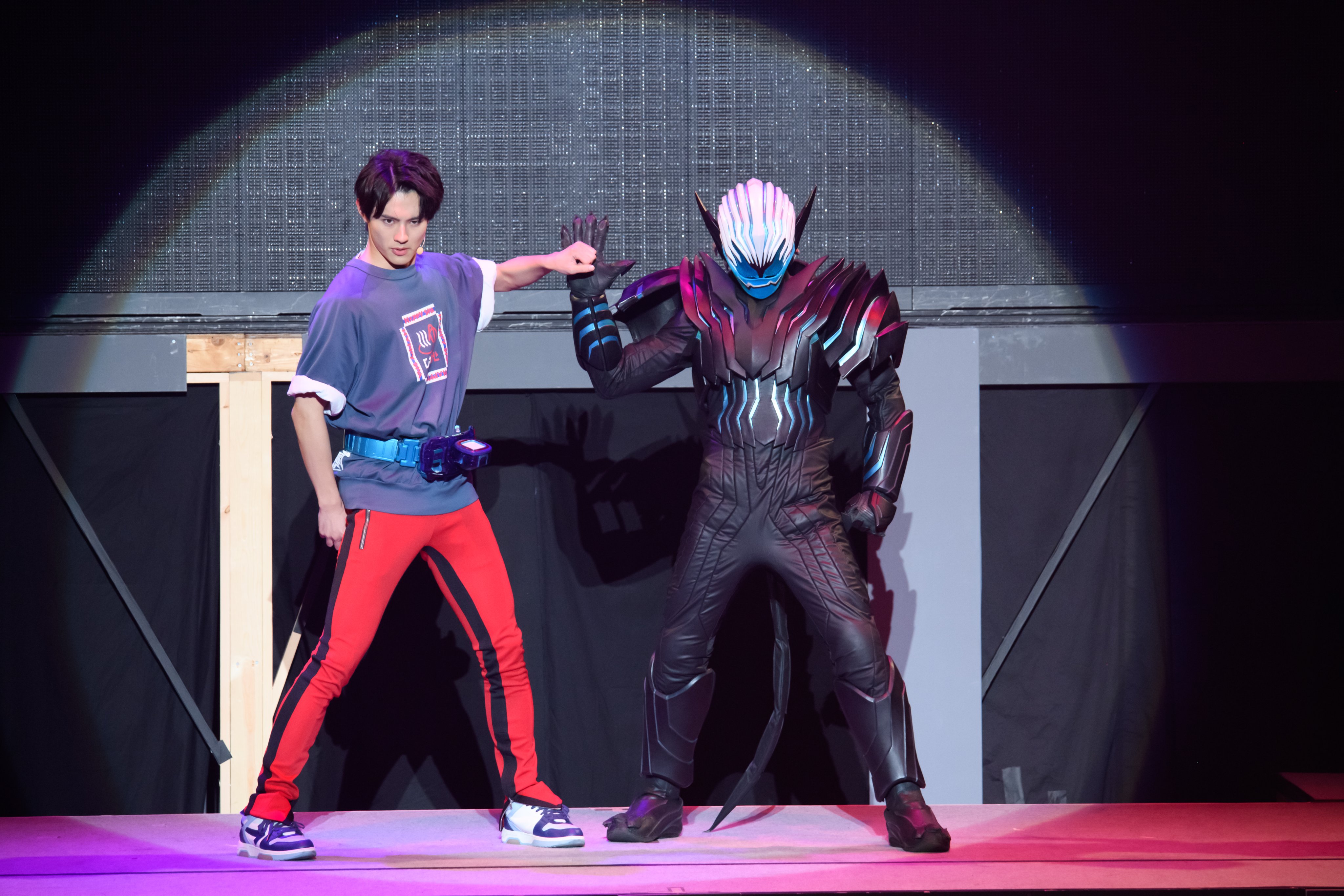 仮面ライダーリバイス ファイナルステージ 番組キャストトークショー 公式 Kamenrider Flt Twitter