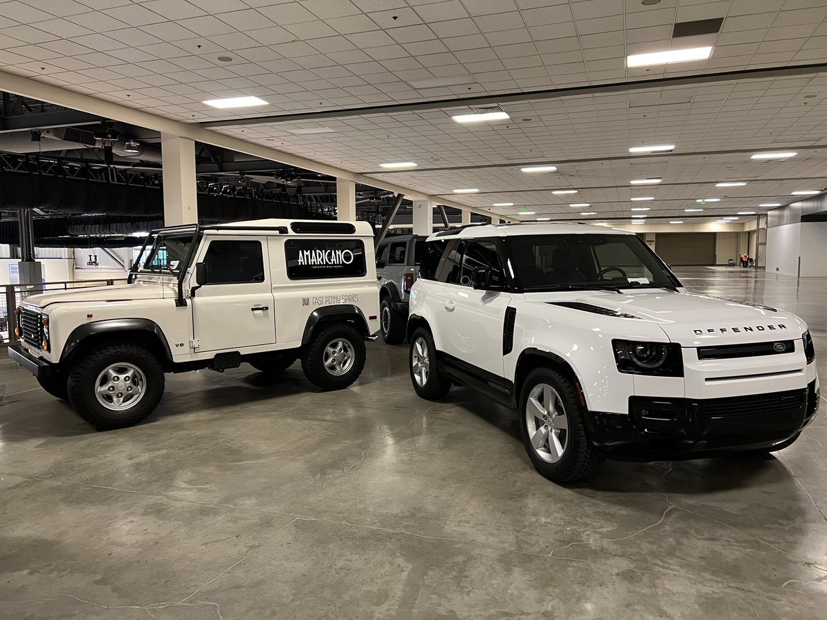 TomVoelk's tweet photo. And Avants has some great "then and now" parings. Classics with their modern counterparts. Pretty cool. @SeaAutoShow https://t.co/S4FCjyifcn