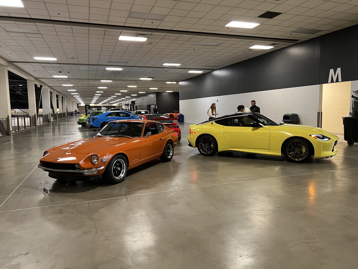 TomVoelk's tweet photo. And Avants has some great "then and now" parings. Classics with their modern counterparts. Pretty cool. @SeaAutoShow https://t.co/S4FCjyifcn