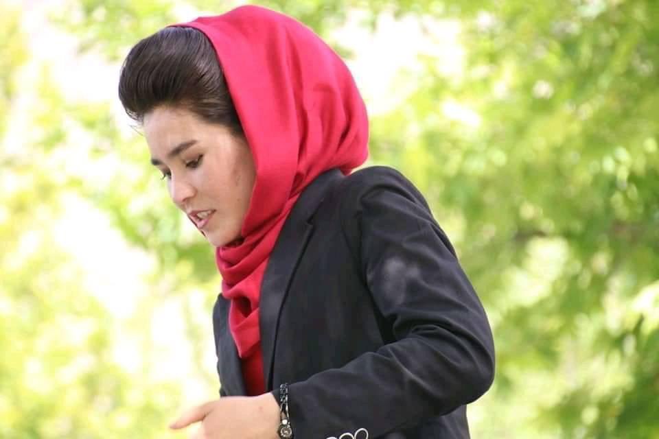 JanaliMOhammad3's tweet photo. تاریخ را هر بار ورق بیزنیم، به صفحه میرسیم که تلخ ترین و غمبار ترین روز گار مردم هزاره را ثبت کرده است، عکس از شهدای راه آزادی که در داد خواهی برای نجات مالستان جاغوری و‌ارزگان از چنگ طالبا در کابل جان شیرین خود را از دست دادند.    #StopHazaraGenocide https://t.co/2FKOjD0Htd