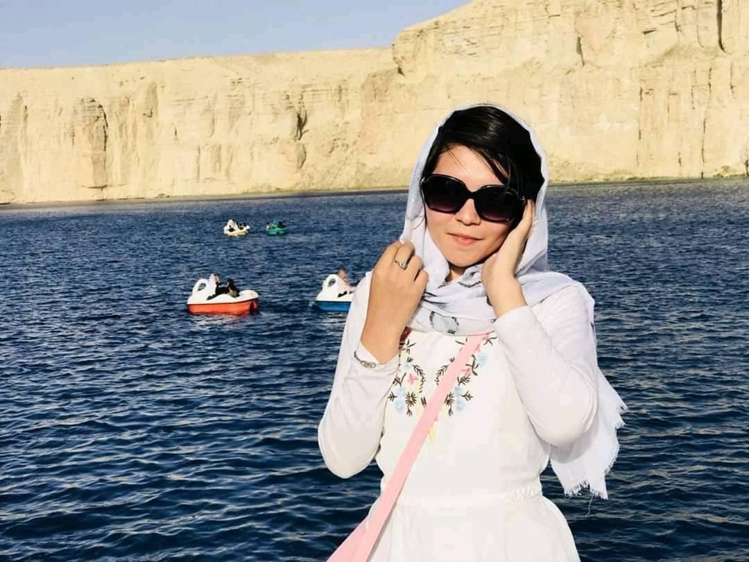 JanaliMOhammad3's tweet photo. تاریخ را هر بار ورق بیزنیم، به صفحه میرسیم که تلخ ترین و غمبار ترین روز گار مردم هزاره را ثبت کرده است، عکس از شهدای راه آزادی که در داد خواهی برای نجات مالستان جاغوری و‌ارزگان از چنگ طالبا در کابل جان شیرین خود را از دست دادند.    #StopHazaraGenocide https://t.co/2FKOjD0Htd