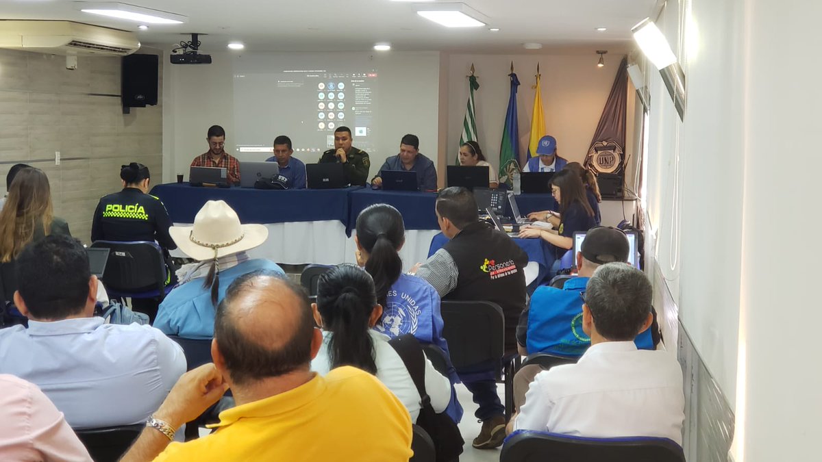 ONUHumanRights's tweet photo. Participamos en el #Cerrem regional en #Villavicencio en el marco del Plan de Emergencia en la priorizacion de los 71 municipios, para la protección de personas defensoras. @UNPColombia https://t.co/lvITTDgudm