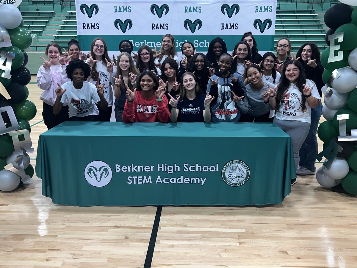 Coach_NikP's tweet image. It’s Official… ✍️ Congratulations ⁦@landry_soleil⁩ &amp;amp; ⁦⁦@ella_hill26⁩ #SigningDay2022 #TheHER’d