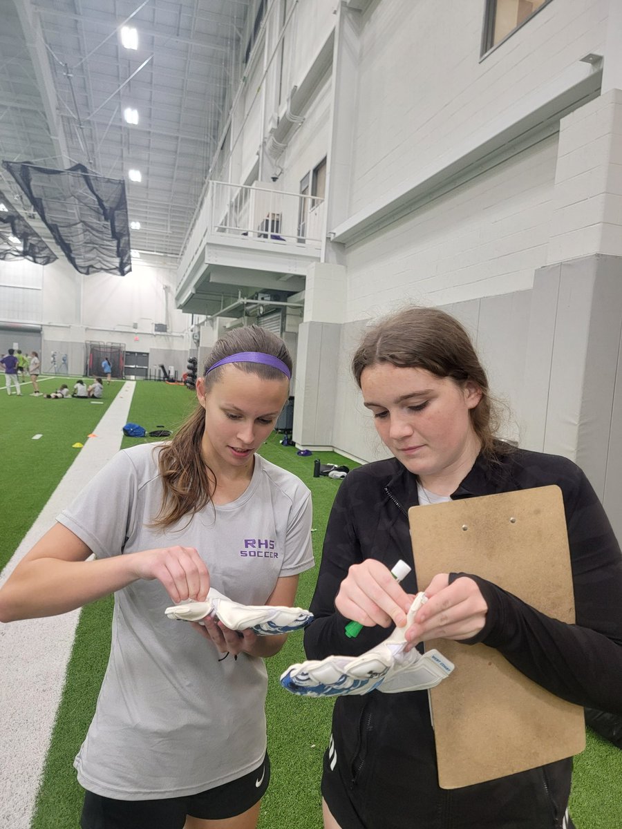 LylaStovall's tweet photo. Teaching my teammate about my secret weapon... @WestCoastGK And how to do the peel off correctly! #Allin #GOAT #goalkeeper #girlkeeper #gkoftheyear #mentoring #teammate #varsitysoccer #uncommitted https://t.co/SgzSPSKdXG