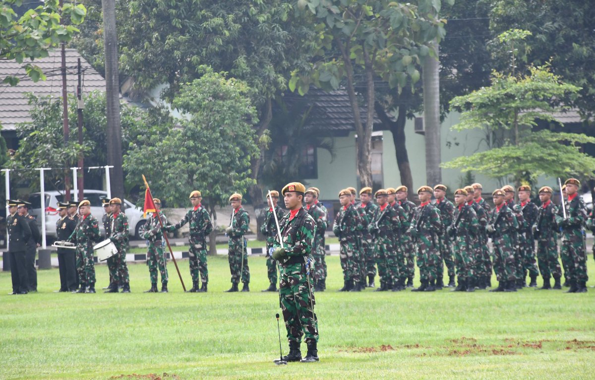 Yonarmed_7's tweet photo. Upacara Peringatan Hari Pahlawan Nasional. https://t.co/mdonQ8B99g