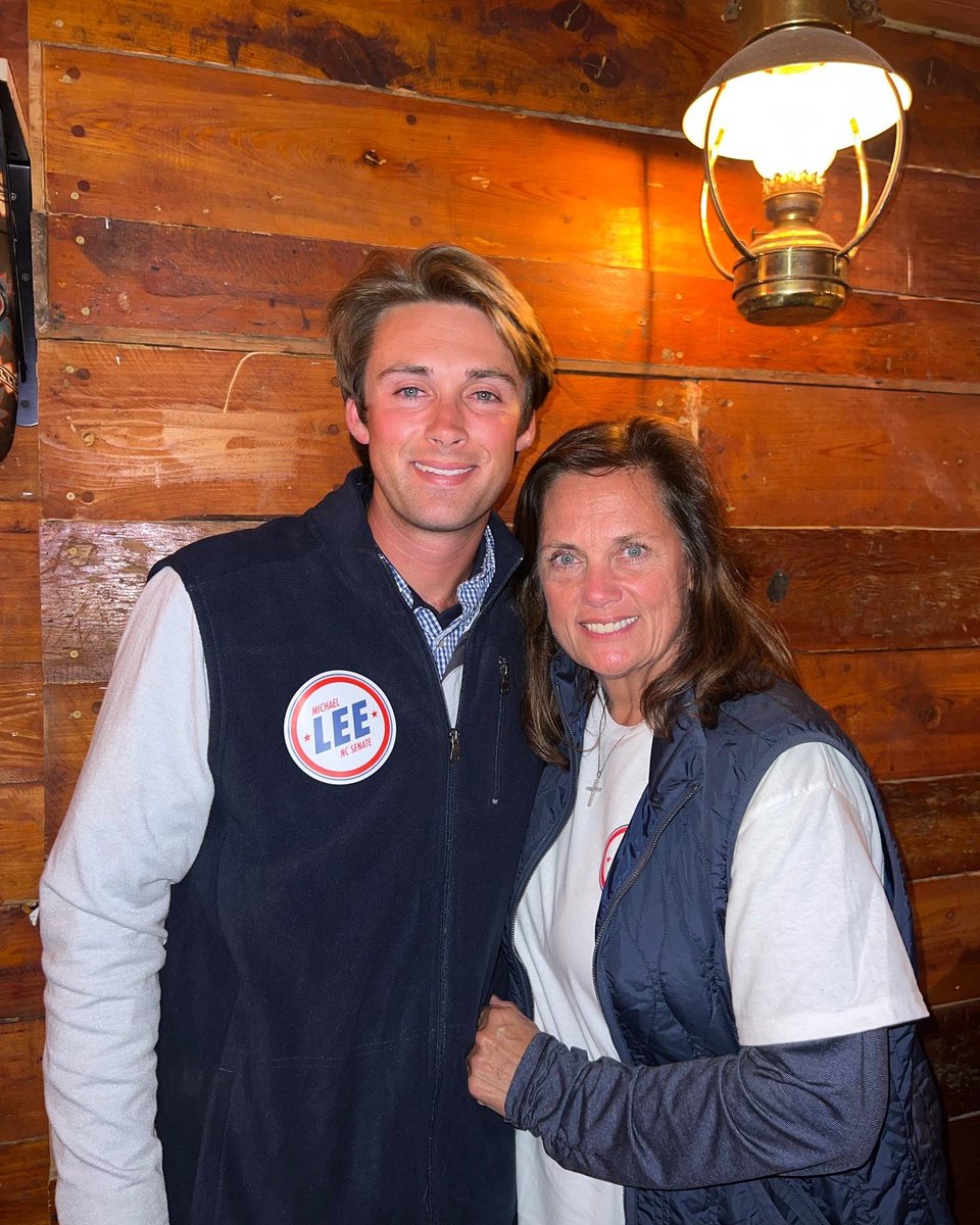 ChaseHorton's tweet image. Team Lee for NC - We did it! So thankful that I get to work with Michael Lee and the whole Lee for NC family! Thank you for sending a great man back to the NC Senate! #LeeElected #ReElected #LeeforNC #ncpol