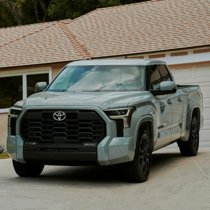 Give the neighbors something to be jealous about. #Tundra #LetsGoPlaces
 toyota.us/3A2WH2P