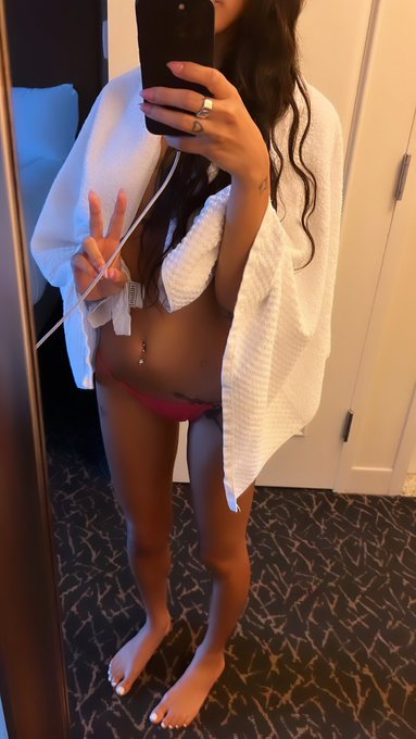 Watch 💘 Nina Pink 💘's leaked NSFW photo on TwXstars