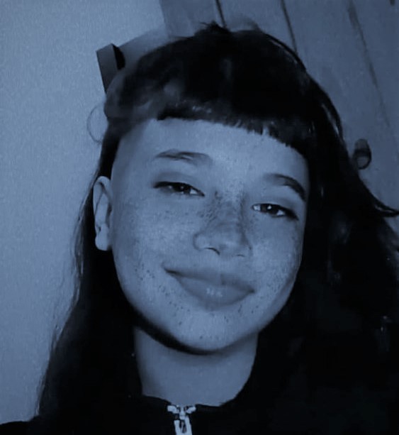 Sasha tenía 13 años. Se quitó la vida. Pero en realidad LA MATARON. Su madre la vendía, su familia la abusaba. Sasha ya no podía más, contó a muchos su sufrimiento y ni en la escuela la ayudaron. Ella no se quitó la vida, LA MATARON. QEPD Sasha😞💜

#Justicia #Pilar #BuenosAires