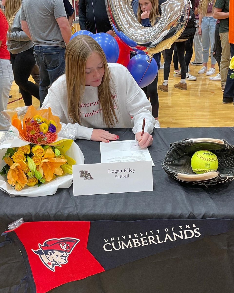 Logan Riley tweet media