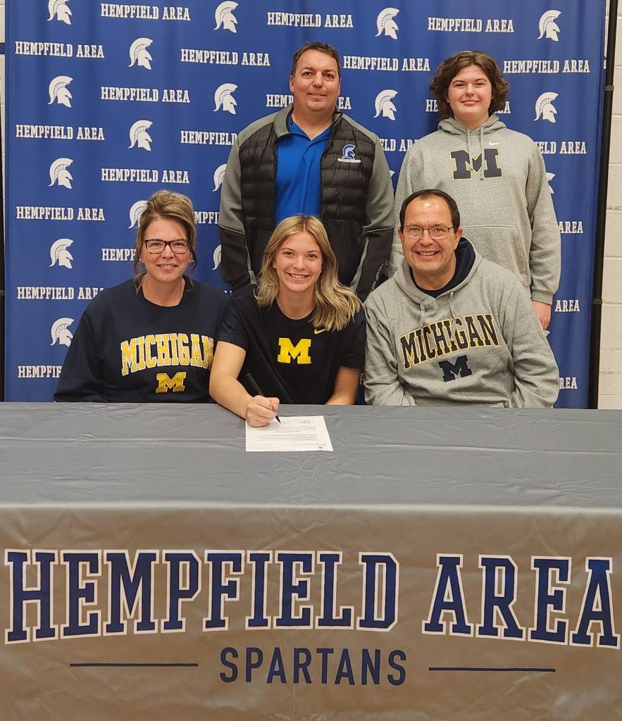 hasd_athletics's tweet photo. Congratulations to Hempfield Area student-athletes Cydney Blahovec (Duquesne/Track &amp; Cross Country) and Liz Tapper (Michigan/Track &amp; Field) for signing National Letters of Intent to continue their academic &amp; athletic careers at the collegiate level. https://t.co/MzCpwcIR8m