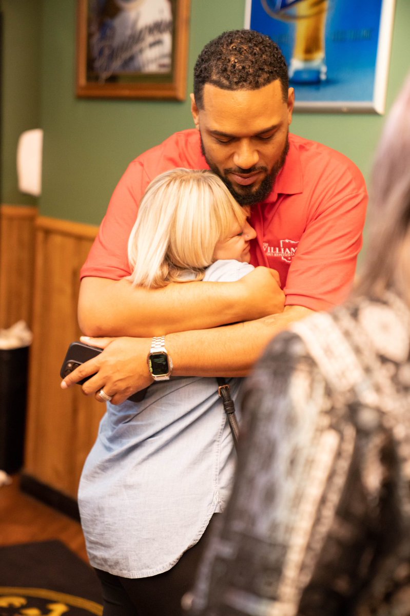 holliejUSA's tweet photo. So proud of my friend @Williams4ohio - so many emotions last night but I wanted to share this moment because it means so much. Thank you for having me be a part of your journey. #WinningForOH https://t.co/5pV4n6YGST