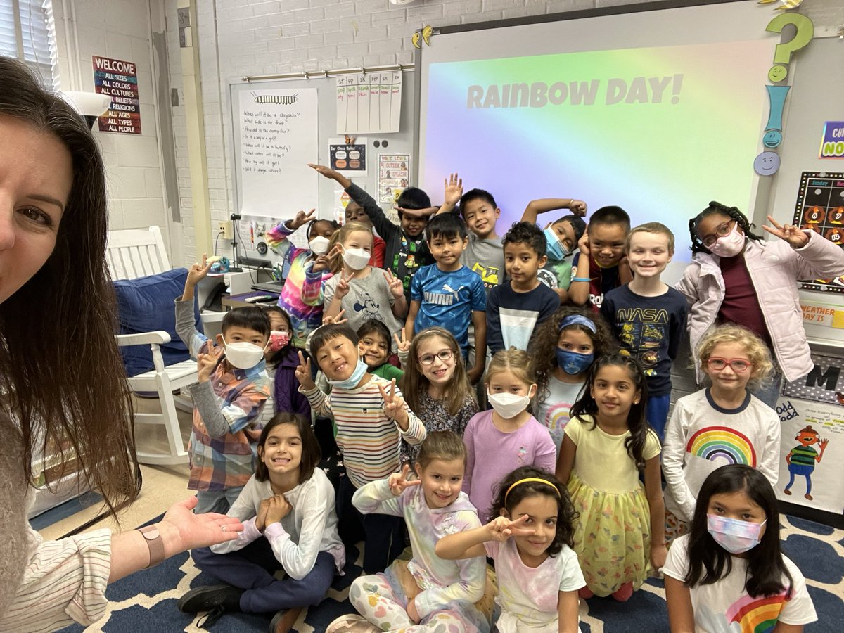 We wore our rainbow stripes and favorite colors today! How cute are these sweeties!?! <a href="/Mosaic_ES/">Mosaic Elementary School</a> #2ndgradeisthebest