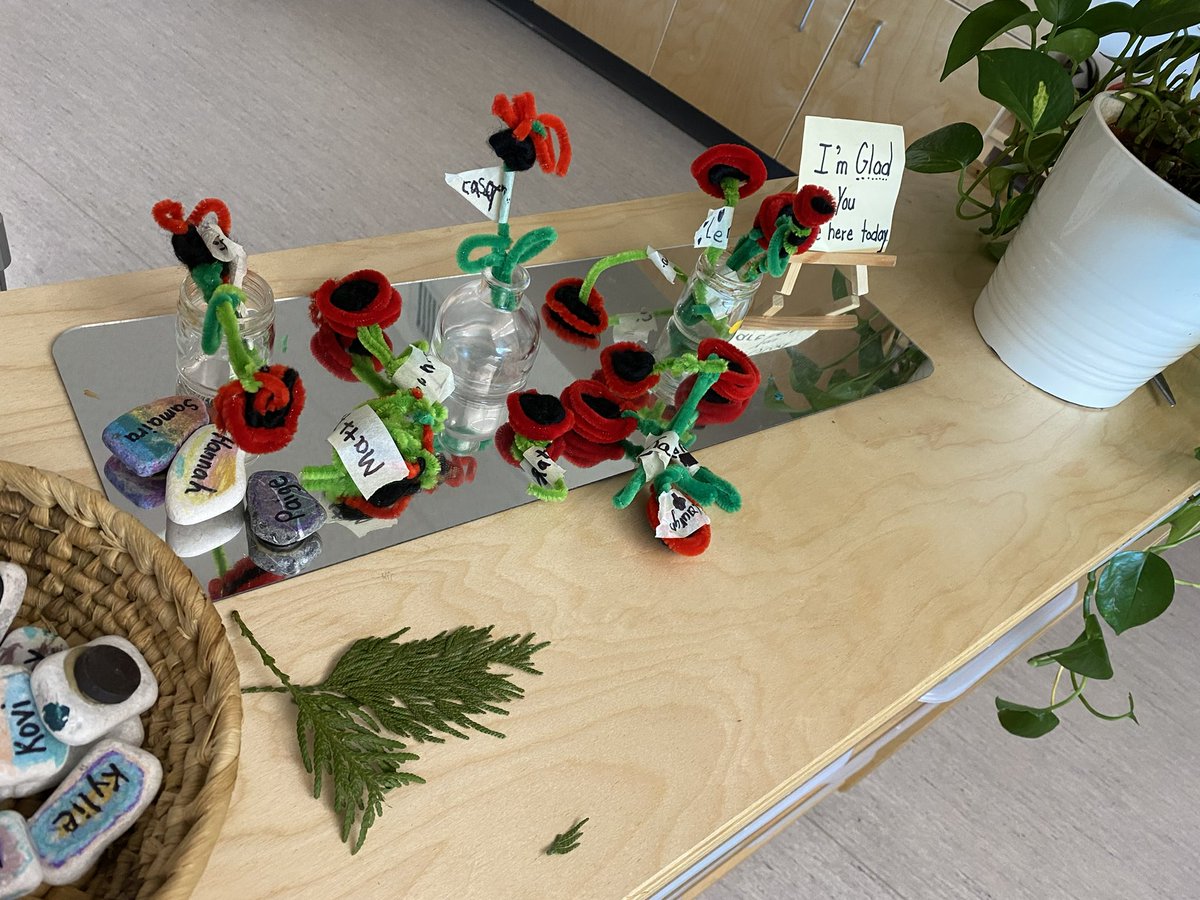 Todays soft start presented a bit of a challenge… “Can you create a poppy from wire?” There were many ch not sure where to begin, but after some persistence and bending-twisting-poking look what happened! #sd36learn