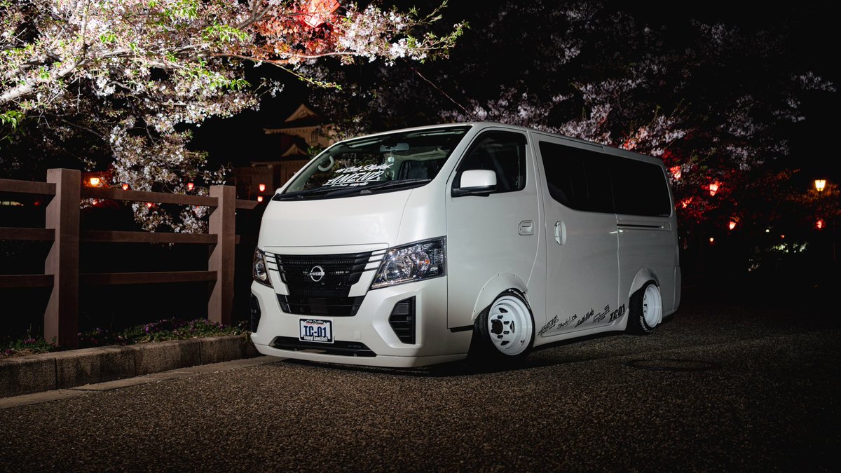 ESBmotoring's tweet photo. 現状で売ろうかなと思ってるけど欲しい人居ますか？
28年式　プレミアムGX  11万キロ　検査4年12月まで　AMENDにてローダウン施工
フロントのキャンバーはロアアームとステアリングラック替えたらノーマルに戻ります。
240万税込。←こちらで名変する場合オリコオートローン可。
業販あり。 https://t.co/V4HX4qShTV