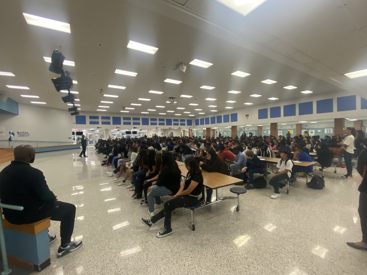 Courtney Holman Clark tweet media