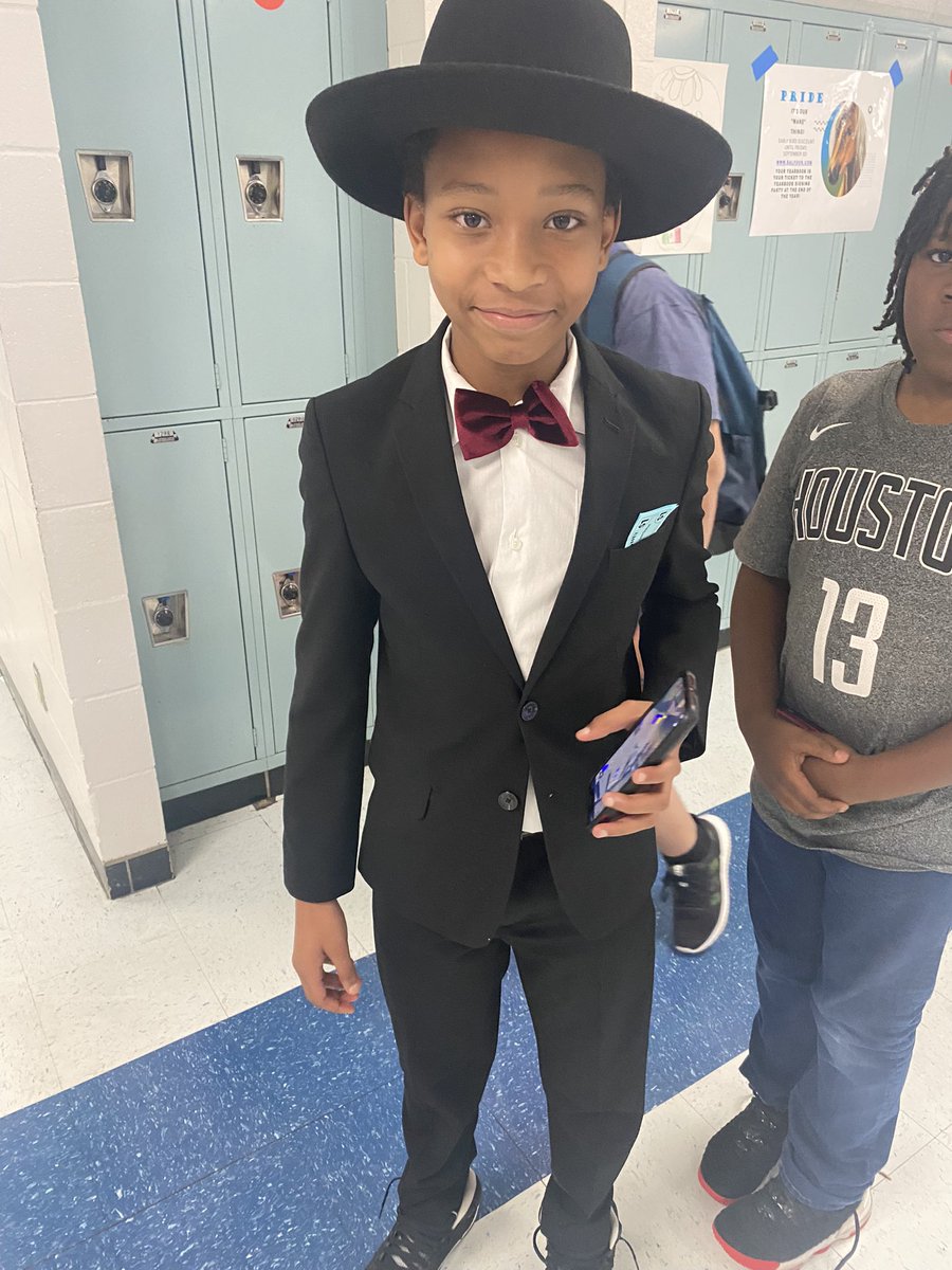 Courtney Holman Clark tweet media