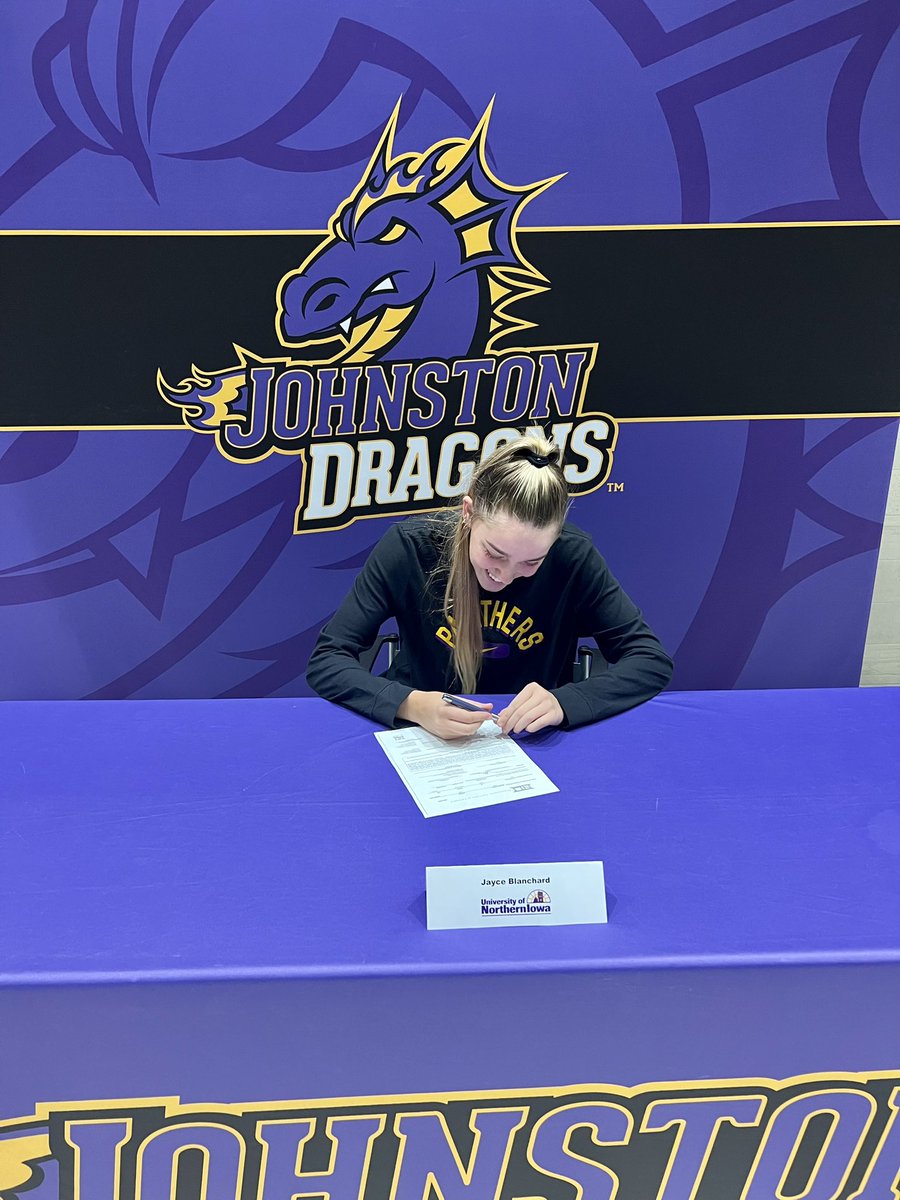 JCSD_GirlsXCTF's tweet image. Congrats to @JayceBlanchard2 for signing with @UNITrackFieldXC!  We can’t wait to watch you continue your running career, but first we will be cheering you on in basketball and for one more amazing track season.💜💛