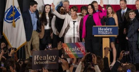 news18dotcom's tweet photo. #JoeBiden Says 'Giant Red Wave Didn't Happen', Fight for #Congress Remains Tight
#USMidtermElection Results 2022 LIVE Updates: 
https://t.co/a1ypAibCtn https://t.co/PKGvolqecY