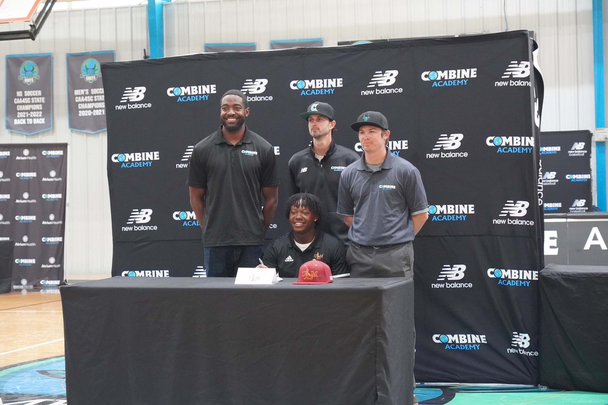 Official! Looking forward to next chapter <a href="/ULM_BSB/">ULM Baseball</a> @CoachFedULM let’s go WARHAWKS!!!