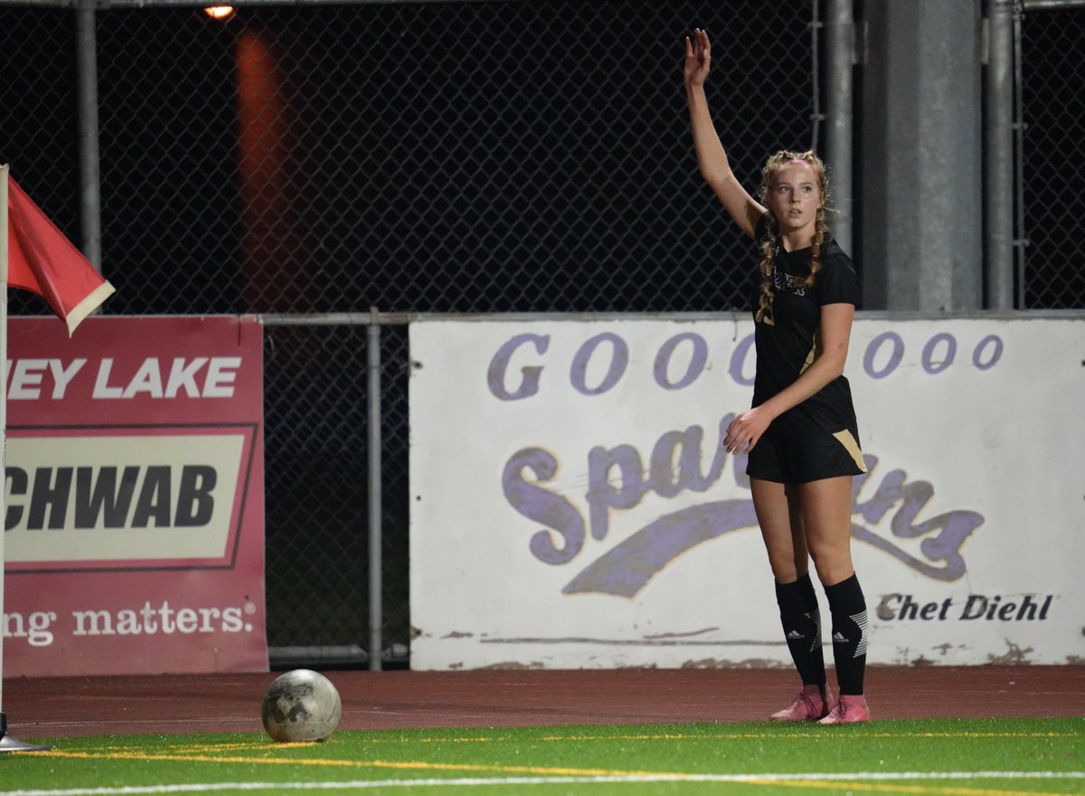 Congrats to <a href="/ReitanJulia/">Julia Reitan</a> on being named to the SPSL 2nd team💜💛 #JuniorSzn #GoSparts