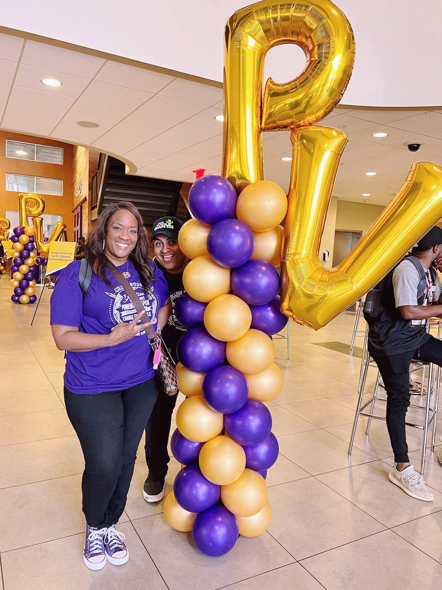 TheAutHERdrsims's tweet photo. It was great being back on the HILL today!! I'm a proud graduate of Prairie View A&M University. It was great seeing alumni and friends! I enjoyed sharing my college experiences and culture with my 5th graders!!
#hbcugrad
#TheHill
#pvuknow
#PantherPride
#elementaryday https://t.co/JnWIrGureT