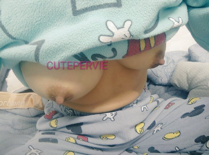 Muchos se pusieron tristes porque se acaba el peque&ntilde;o segmento de lactancia 😅 as&iacute; que les dejo las &uacute;ltimas<a href="/tag/anime"class="tags"><span>#anime</span></a><a href="/tag/manga"class="tags"><span>#manga</span></a><a href="/tag/milf"class="tags"><span>#milf</span></a><a href="/tag/lactofilia"class="tags"><span>#lactofilia</span></a>