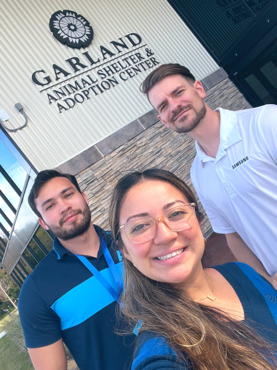LeslieGAlas's tweet photo. Creating more opportunities! #AnimalControlOfficers #FirstNet #TeamGarland #Samsung #Zagg https://t.co/ywoxSH4TA8