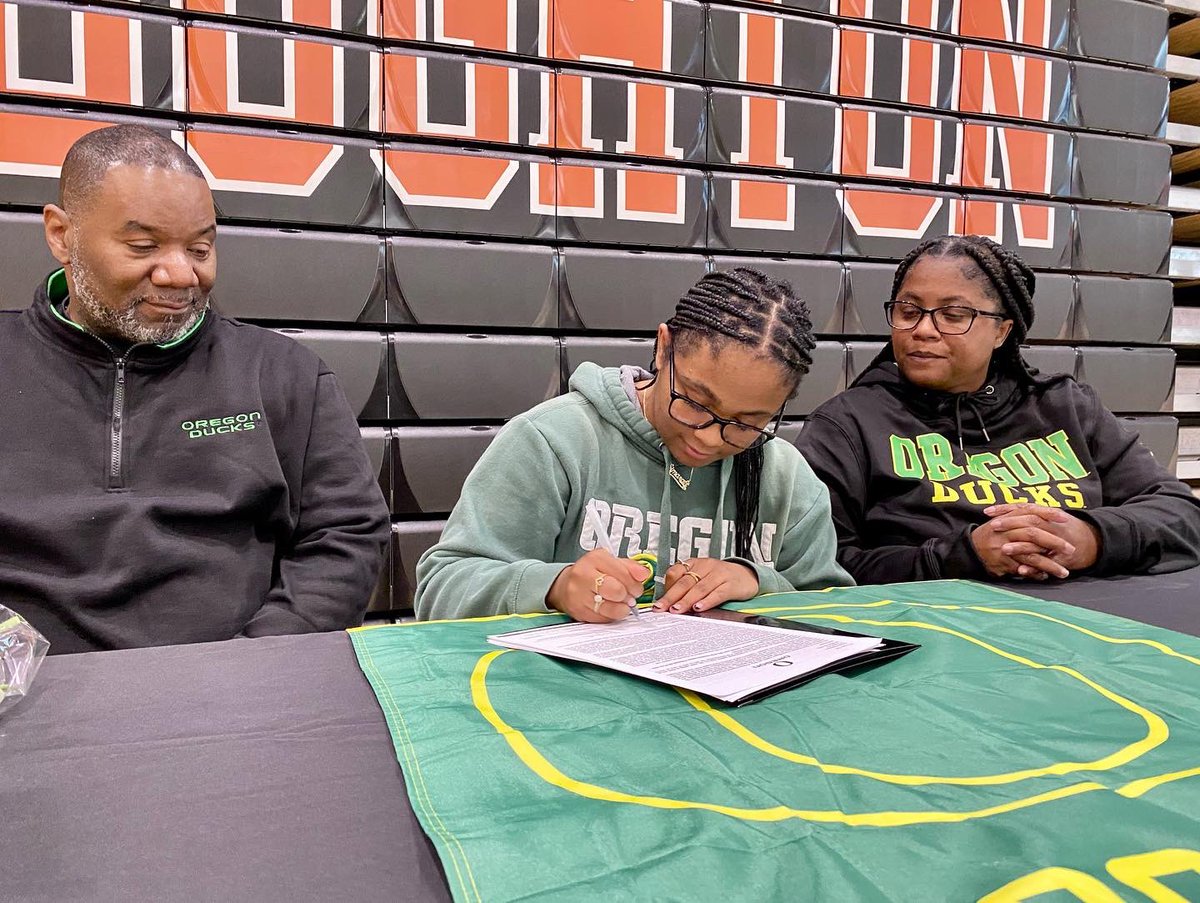 StoughtonPS's tweet photo. Congrats to Stoughton High senior Simarah McPherson for signing her letter of intent to be part of @OregonAcroTumb - a D1 program! There was a signing ceremony for Simarah Wednesday afternoon in the SHS gymnasium. She is a former @DaweDragons &amp; OMS student. 

@BlackKnights_AD https://t.co/mcrL6CdqZL