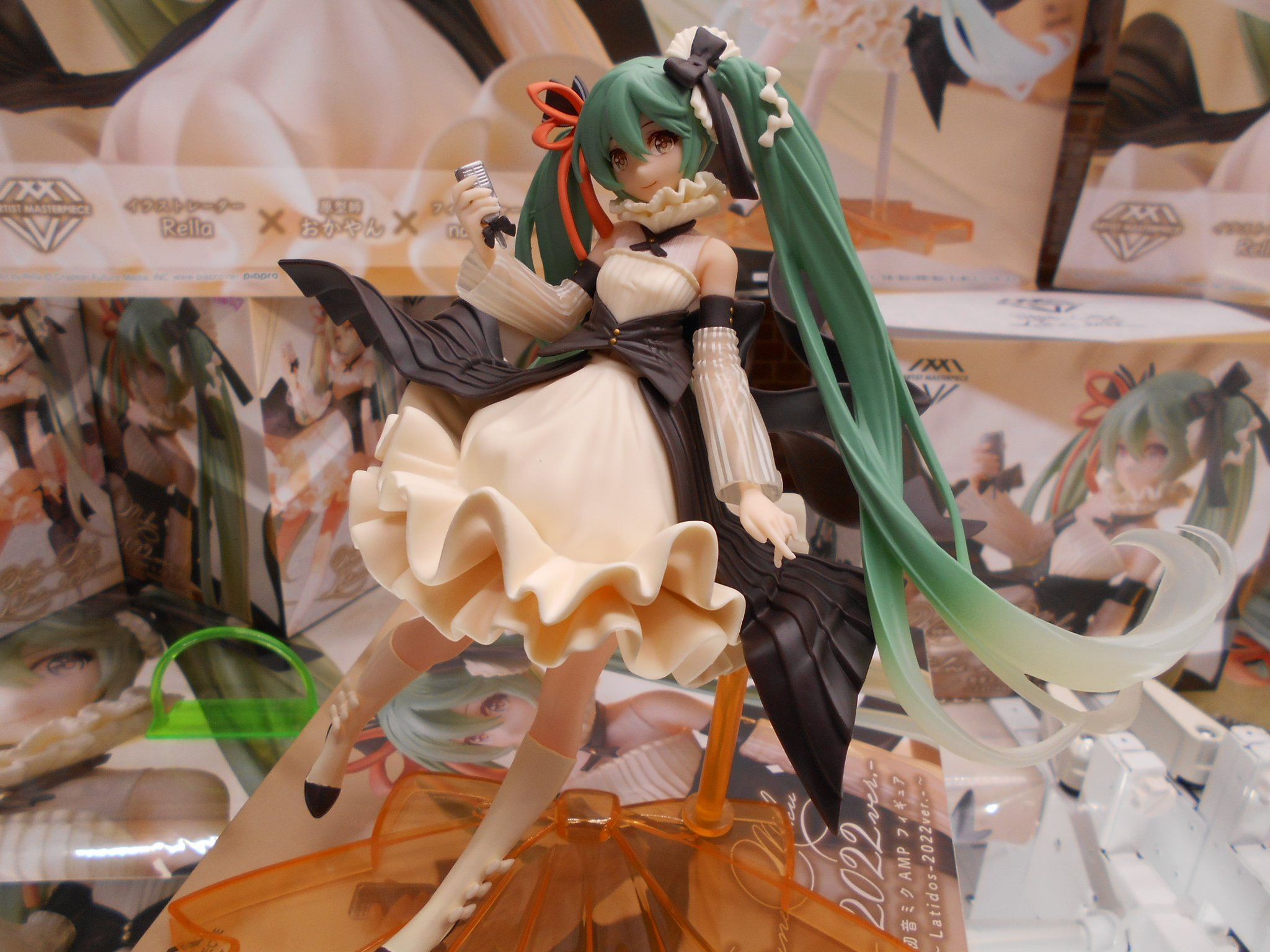 大人も着やすいシンプルファッション 初音ミク AMP フィギュア