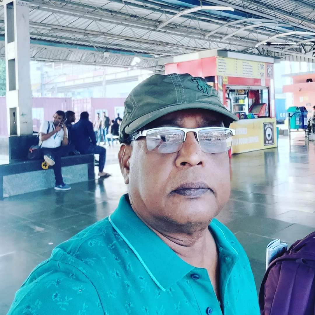 bcp_jkr's tweet photo. Waiting is mostly boresome and sometimes pleasant. Today it's a fine sunny morning with cool winter wind eliciting feelings of nostalgia. Waiting for the train delayed by 20 minutes.
#waiting #winterwind #delayedtrain #coolwinter https://t.co/UhaiOKv61N