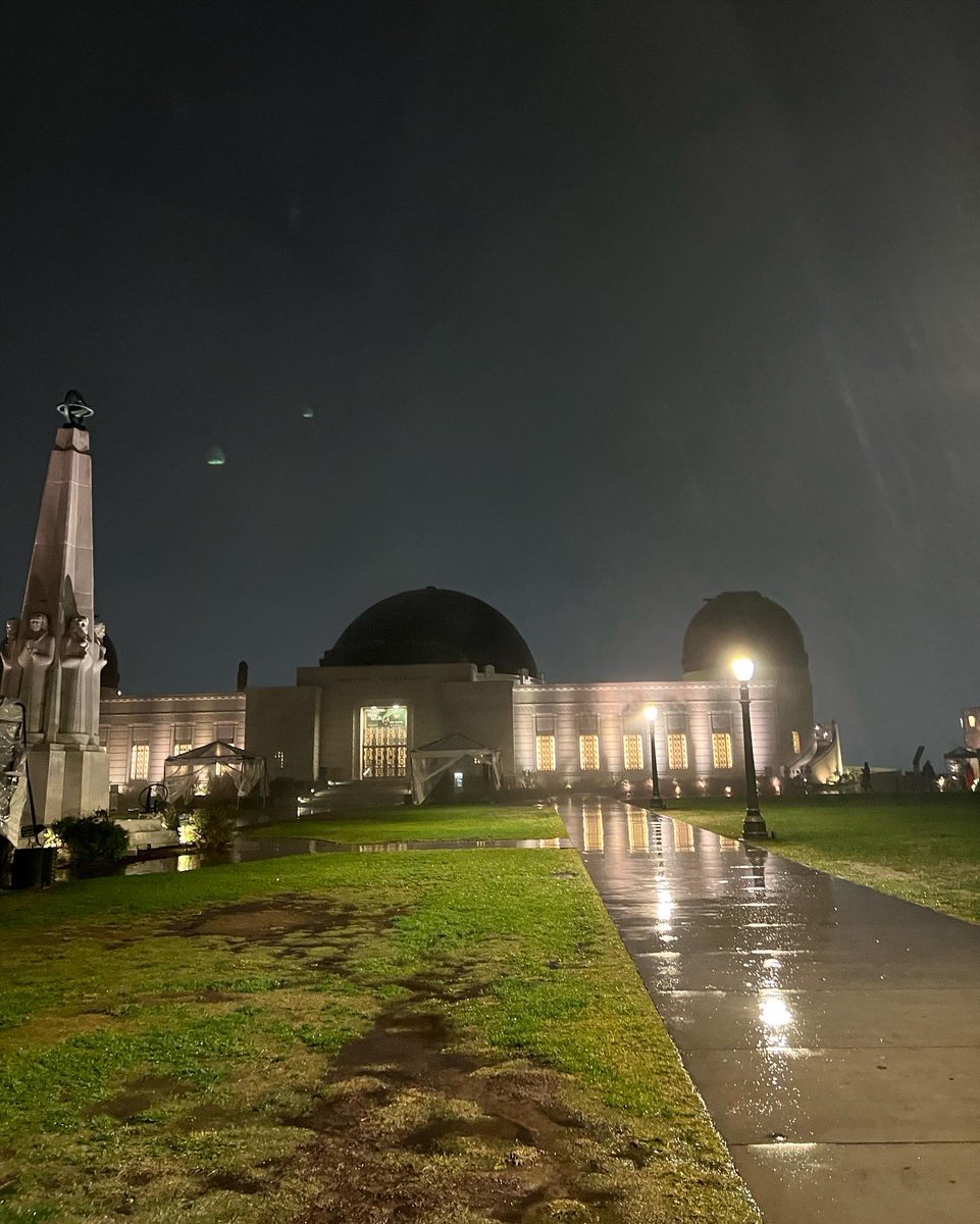 StevenRayMorris's tweet photo. Celebrated E.T.’s 40th birthday with a little bash at the Griffith observatory last night. What a surreal, touching classic that still works magic today. Thank you @UniversalPics. #ET40th https://t.co/rwaW8VqVrK