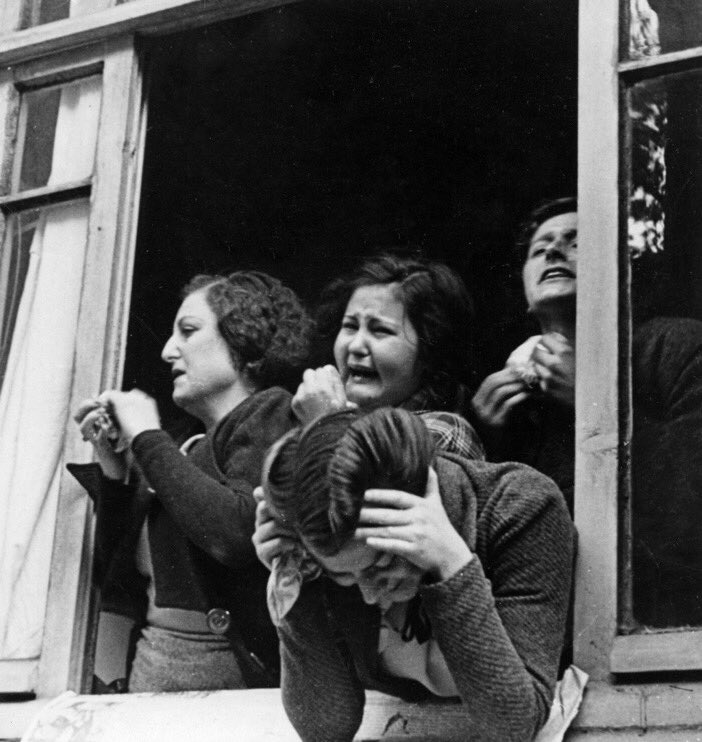 #10Kasım 1938:

"Ulu önder Mustafa Kemal Atatürk'ün 'yalnızca bedenen' aramızdan ayrılışı..."
