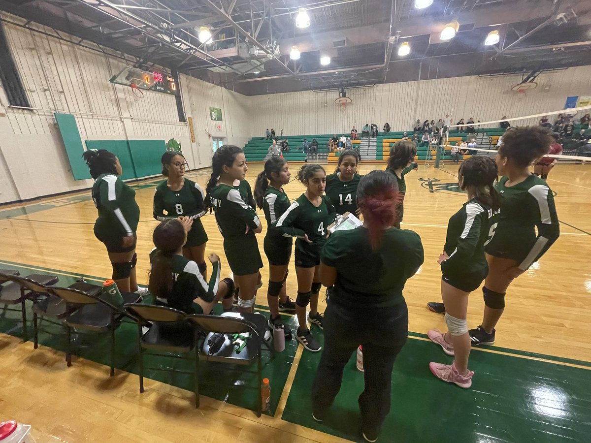 jamckoy1's tweet photo. What an amazing ride this season with our Lady Imps Volleyball Team! Through it all, we had fun and that’s what matters most. It can only get better from here! Thank you all for your support! #goimps #eastcarymiddle @ECMSAthletics @eastcarymiddle https://t.co/5QuF6Jsavs