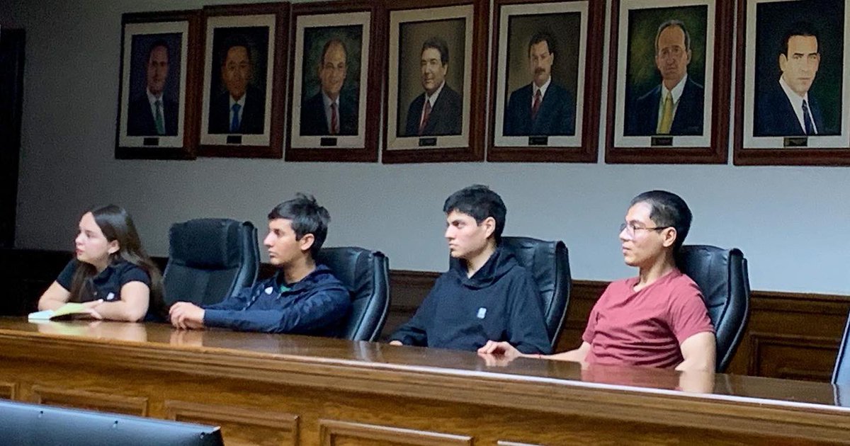 El día de hoy junto al Regidor Alberto Leyva , recibimos a las y los alumnos🙋🏻‍♂️🙋🏻‍♀️ de la Universidad Carolina; donde se les brindó información sobre los procesos y las acciones realizadas en las instancias  municipales.
#SaltilloNosUne