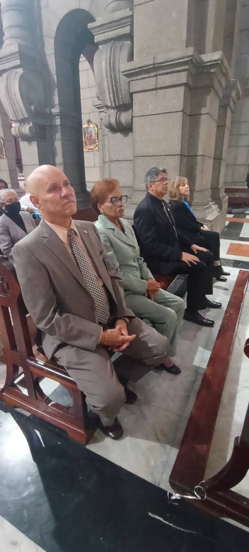 Cómo lo habíamos anunciado hoy,en Catedral,  se celebró una misa In memorian a Fray Juan Ramos de Lora, quien fundó la casa de estudios que dió origen a la ULA. En Palacios y Villafranca, Prov de Sevilla, lugar de nacimiento del fraile, también se celebró una misa.