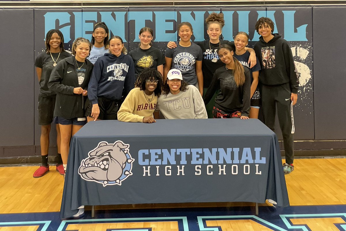 Congrats to our ‘23s  💙🐶
SIGNING DAY makes them official official 

 <a href="/charleceohiaeri/">Charlece Ohiaeri</a> @TCUWbasketball 

<a href="/AsaniCeaser/">Asani Ceaser</a> <a href="/HarvardWBB/">Harvard Women's Basketball</a> 

<a href="/BTaya12/">𝕞𝕆ภтⓐүᵃ DＥώ</a> <a href="/ArizonaWBB/">Arizona Basketball</a>