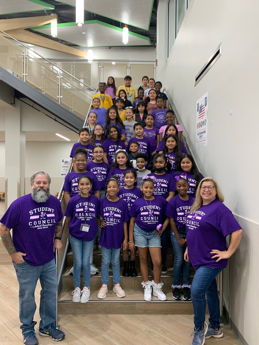 pcperez814's tweet photo. 22-23 LLE StuCo - such an amazing group!     @HumbleISD_LLE @ArmyAg86 @MsBenton_LLE_AP @LuciSchulz1 @HumbleISD https://t.co/jm0taA07ud
