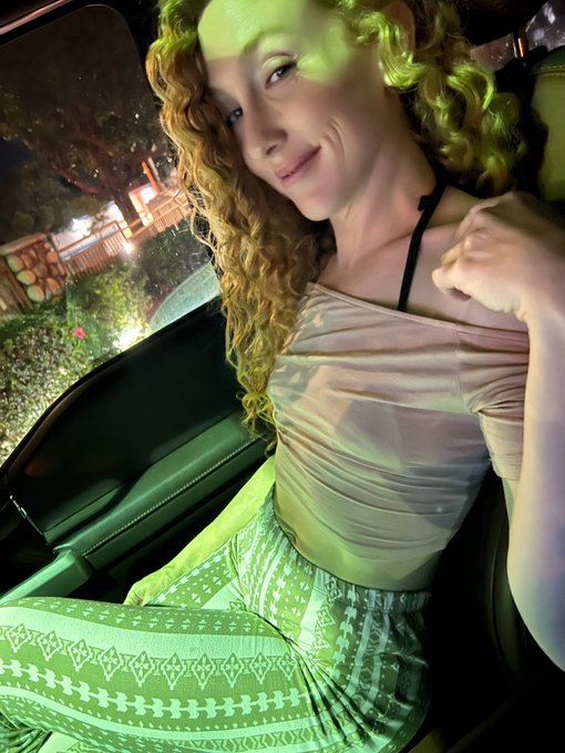 Heading out? https://t.co/ewZFsgmfLM