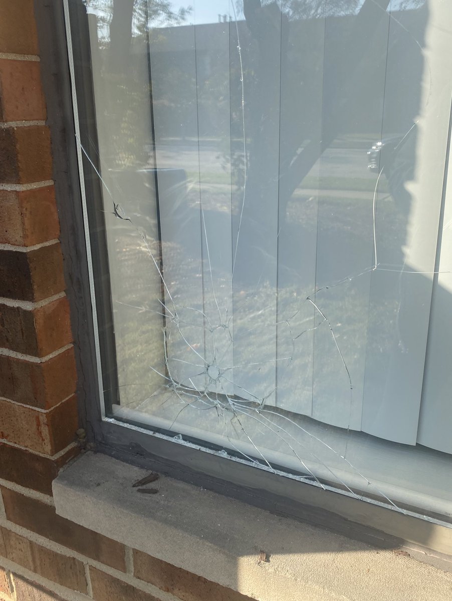 heartshapedshp's tweet photo. It looked even worst this morning! I messaged the pics to my landlord last night when I got home and he wanted to send cops to my place at like 10 pm like no I’m going to bed I have to be up early… anyway not a bullet hole (which I already knew) but they’re not fixing it until https://t.co/0ZZTP9eShJ