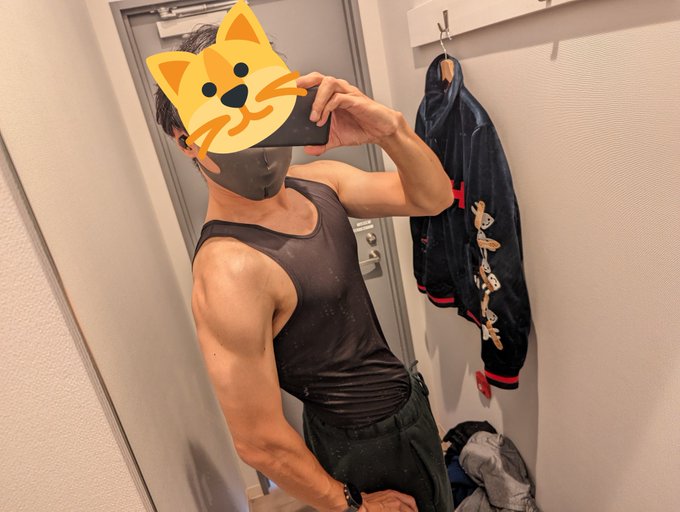 今日の胸と肩トレ終わり🐱 