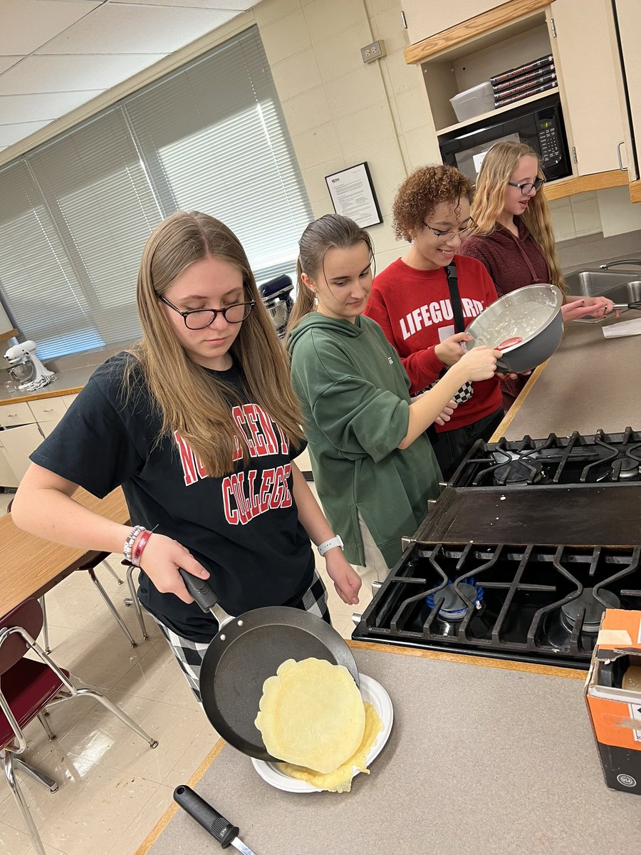 Elyse Hoffman tweet media