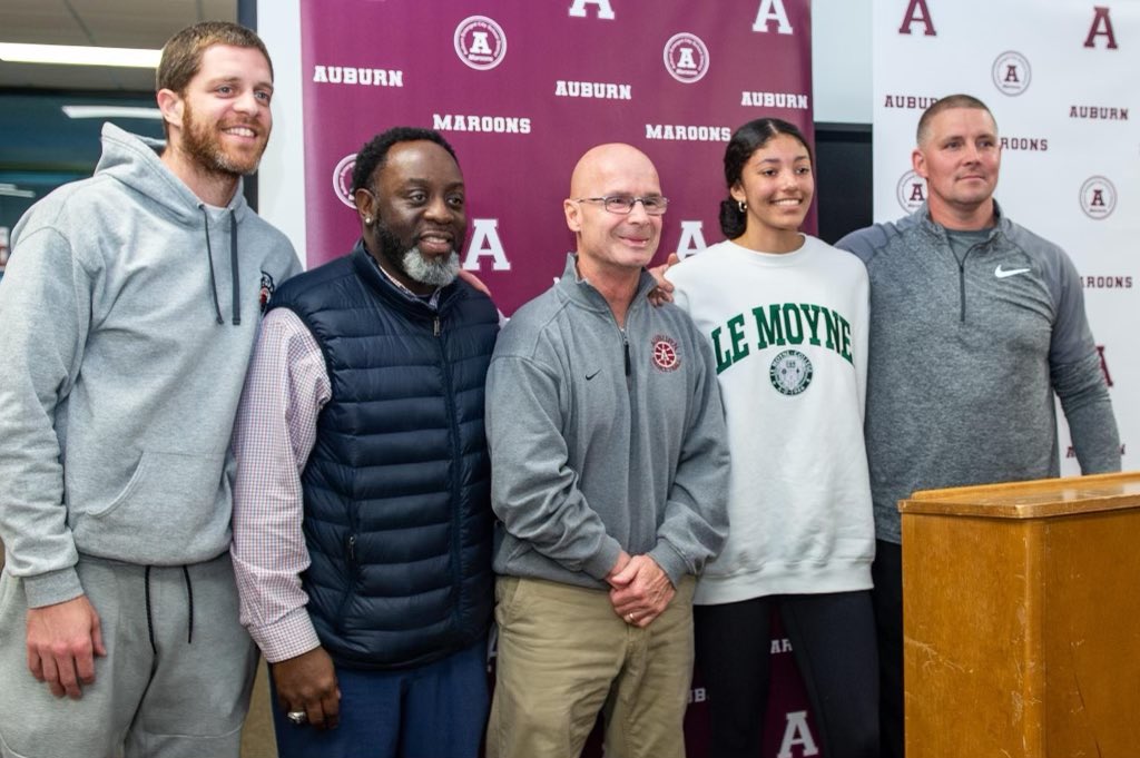 Congrats <a href="/Leah_Middletonn/">Leah Middleton</a> !!!! Proud of you and happy to be apart of your journey! <a href="/LeMoyneWBB/">Le Moyne Women's Basketball</a> @CoachMaryG got a great player but a better person! 🙏❤️ A lot of great people are supporting!