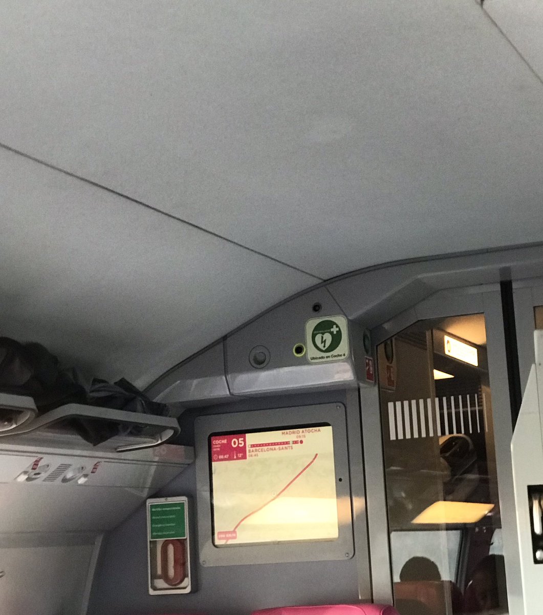 Estic tren cap Madrid i davant meu 4 persones de # 75 anys estan parlant. Porten més de 50 anys vivint a Catalunya i quant sels hi pregunta on van, diuen a “ nuestra tierra” Curios