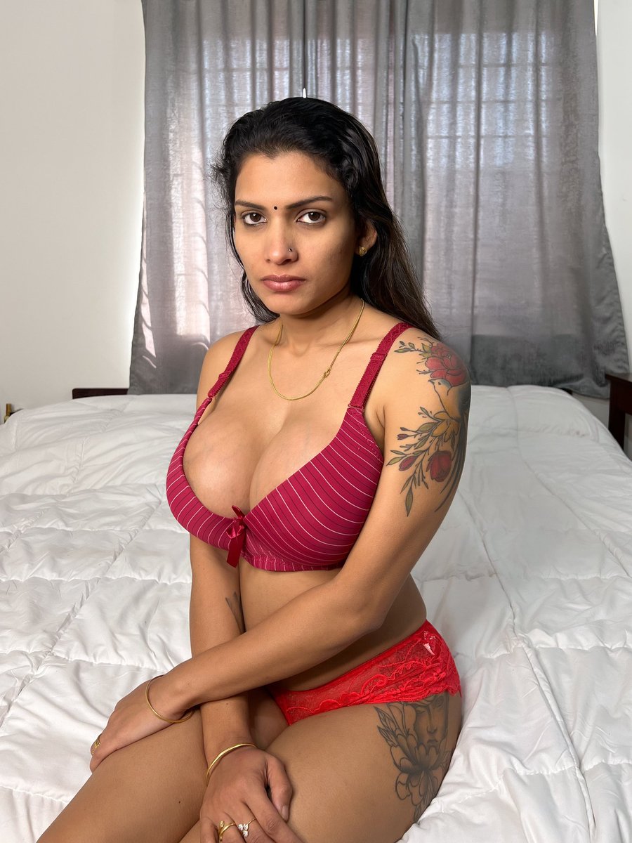 Resmi_Nair_Fans's tweet photo. Body Tattoo Super...!!!👌👌👌👌👌🍑🍑🍑🍑🍑👙👙👙👙👙
@Resmi_Nair_Fans #resminair #Resmi_R_Nair #resmirnair @Resmi_R_Nair https://t.co/oyvaJrLARo
